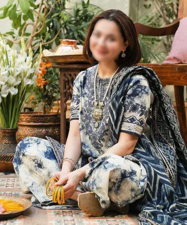 Sapphire Unstitched Digital Print 3 Piece Lawn Suit - Image 2