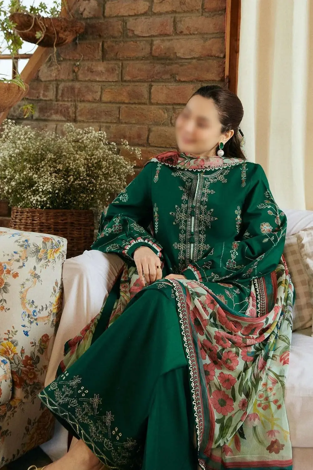 Zara Shahjahan Unstitched Green Embroidered 3 Piece Lawn Suit - Image 2
