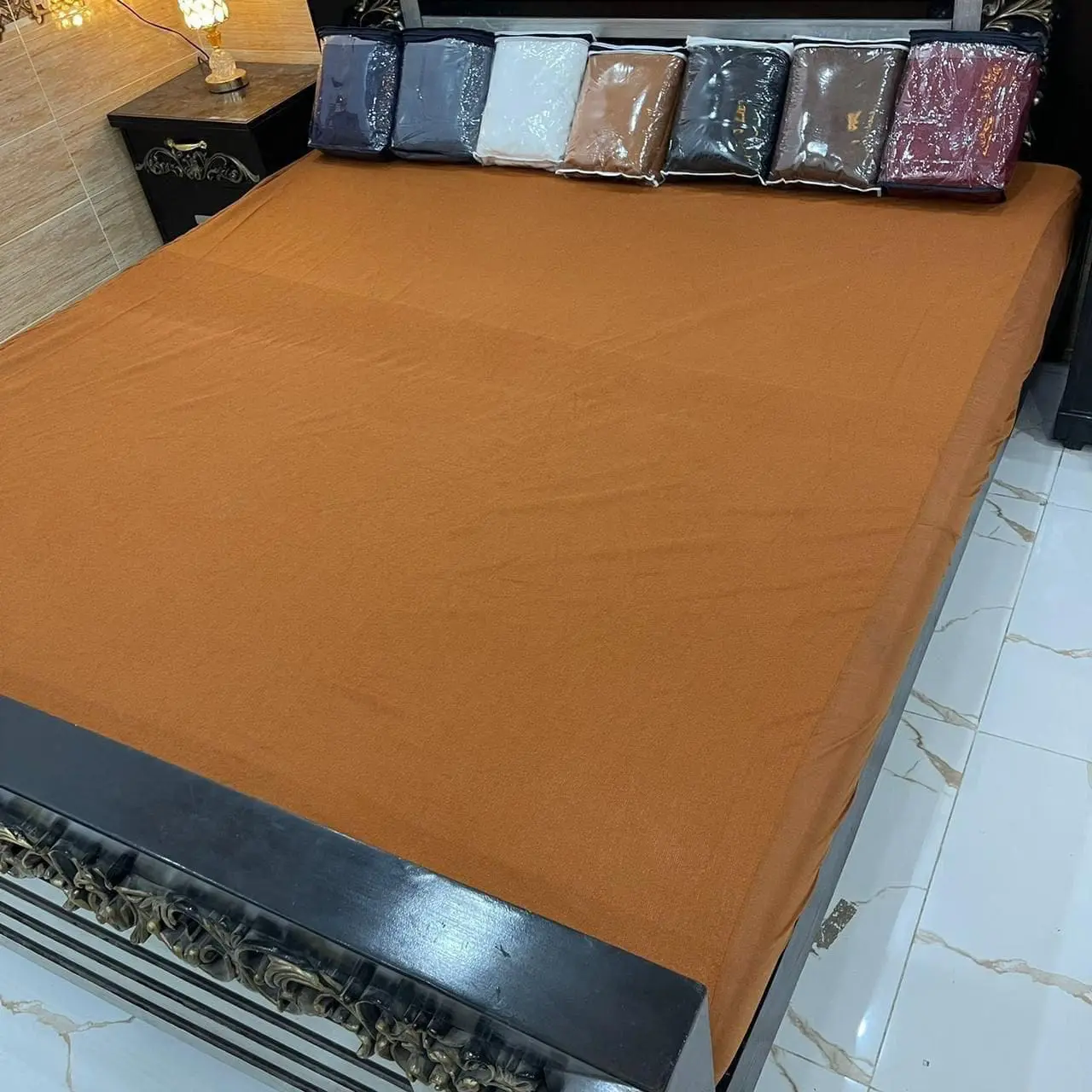 Waterproof mattress cover with spill-proof protection for all bed sizes