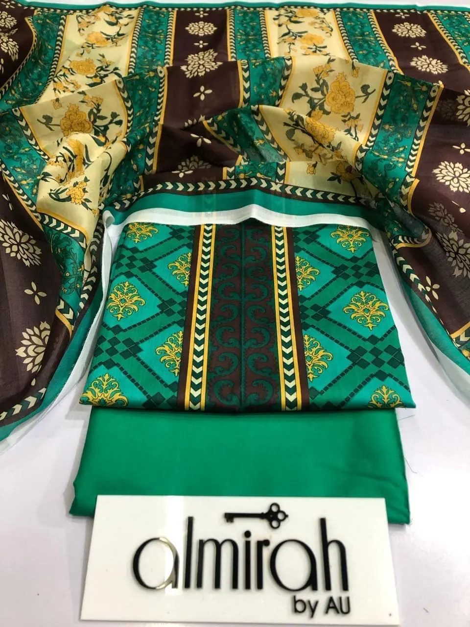 Almirah Design 07 – Green Printed Lawn Suit with Voil Dupatta and Dyed Trousers