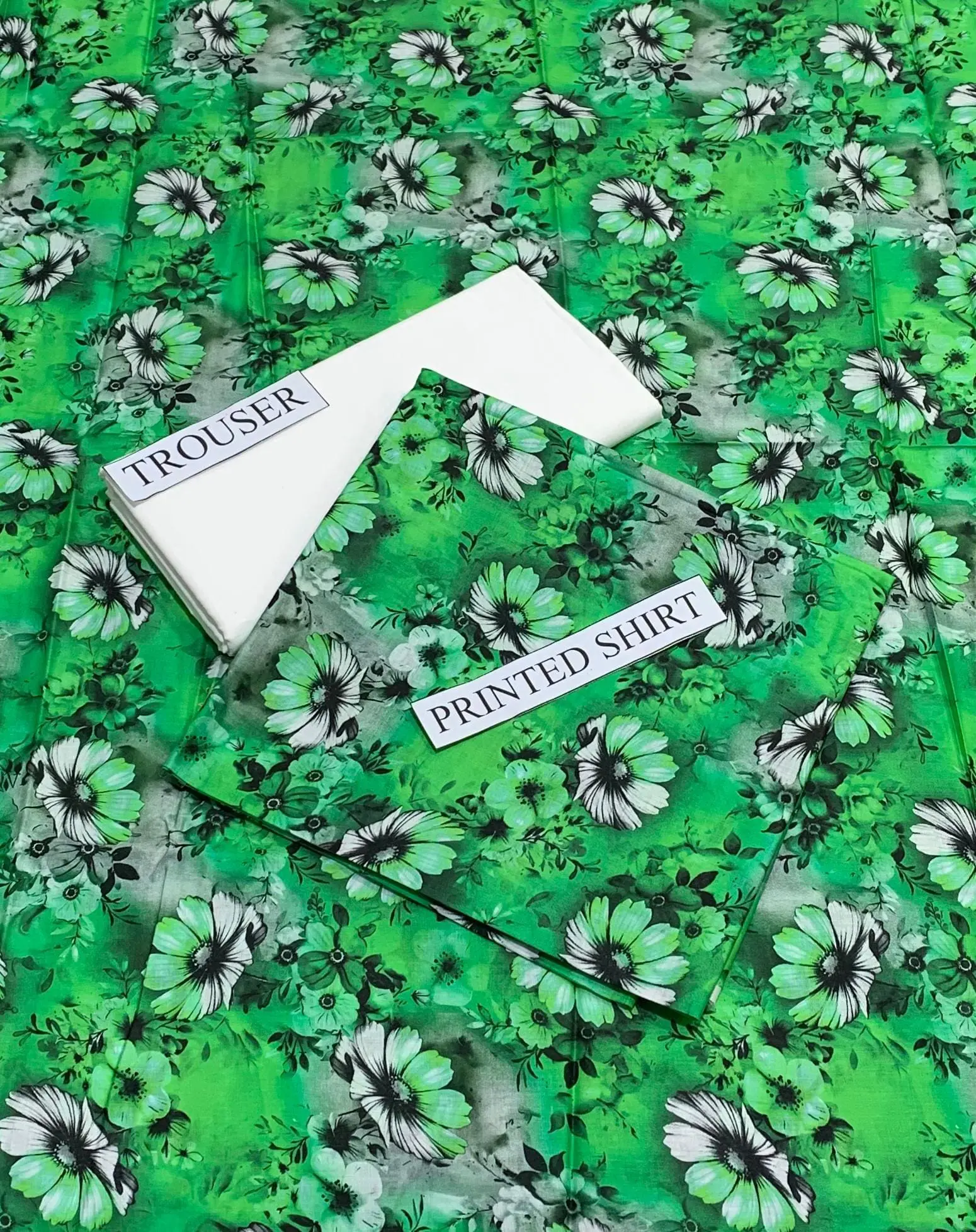 IB Bonanza – 2 Piece 14 August Printed Lawn Suit With Trousers - Image 3