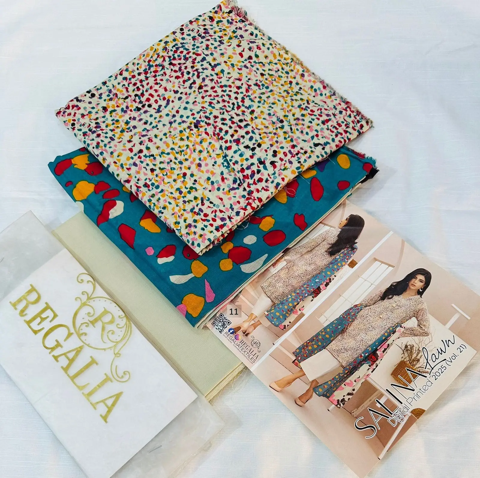 Safina Regalia Design 11 – Cream & Ferozi Printed 3 Piece Lawn Suit with Lawn Dupatta (Unstitched – 2025)