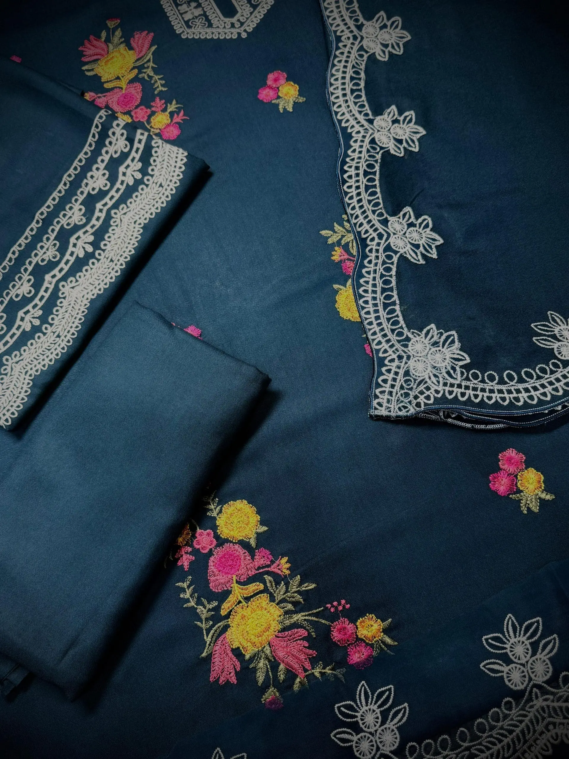 Crimson 3 Piece Embroidered Dhanak Suit – Winter Collection 2025 (Code 7201) - Image 6