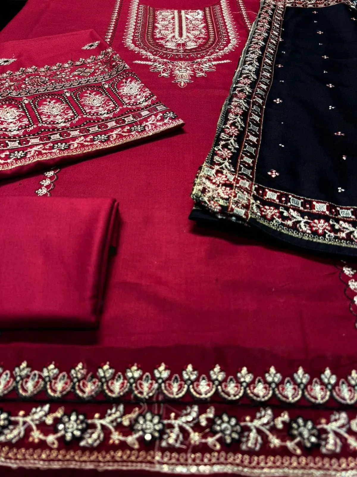 BATIK 7218 – Embroidered Dhanak 3 Piece Winter Suit with Shawl - Image 5