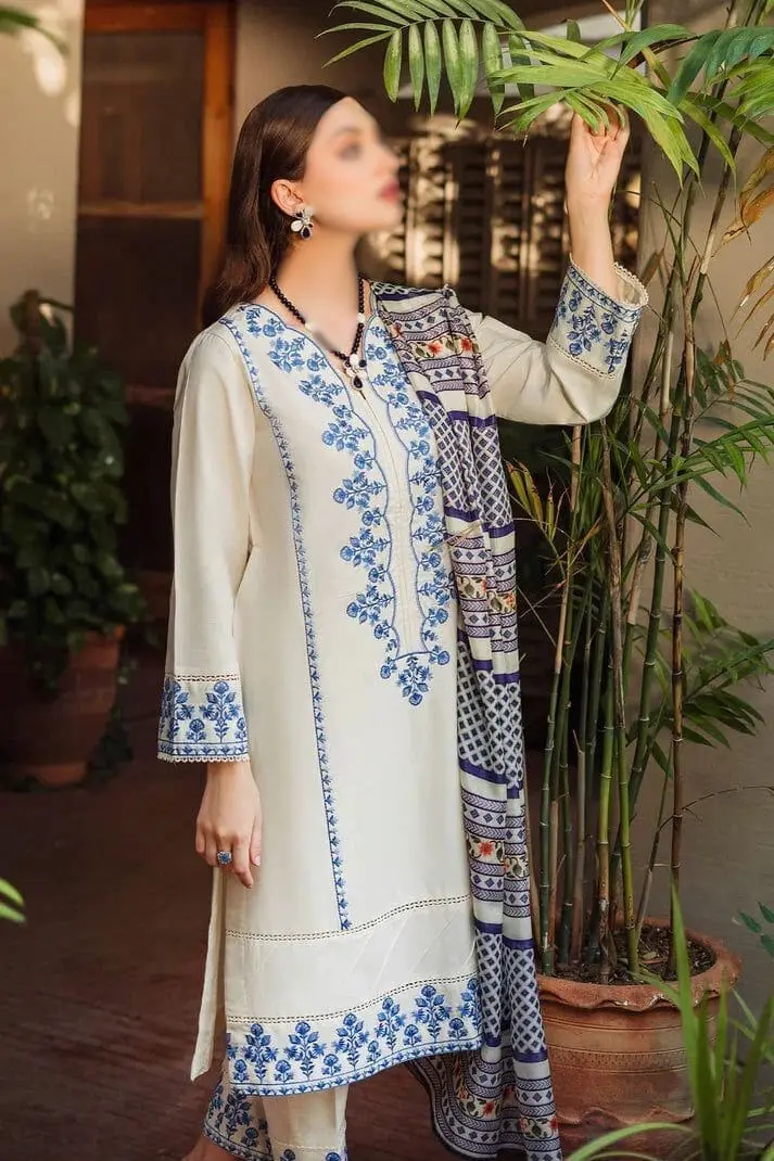 Asling Luxury Winter Collection – 3 Piece Embroidered Dhanak Suit (Code 7501) - Image 3
