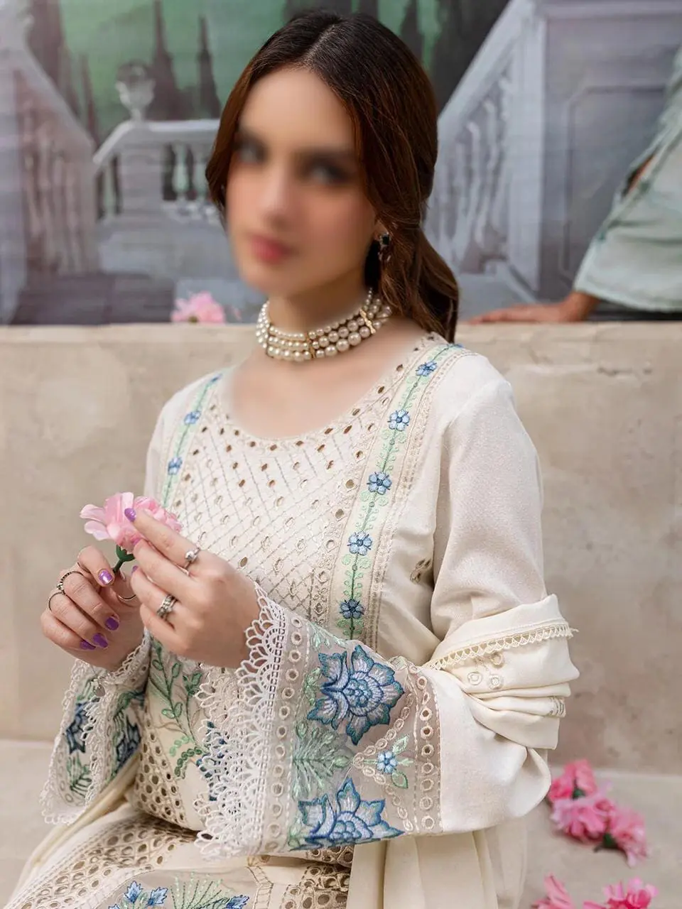 Mahnur – Dhank Embroidered 3pc Suit with Wool Shawl - Image 4