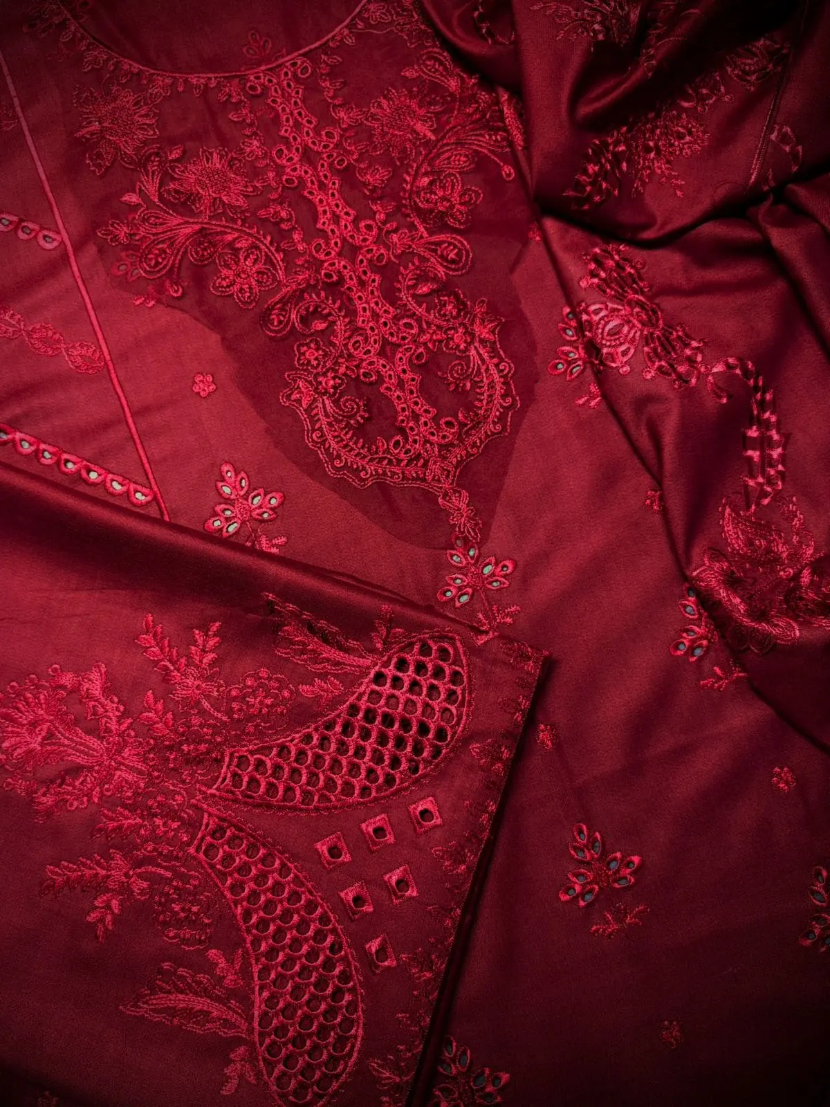 Qalamkar 3pc Dhanak Suit with Embroidered Shawl Detail