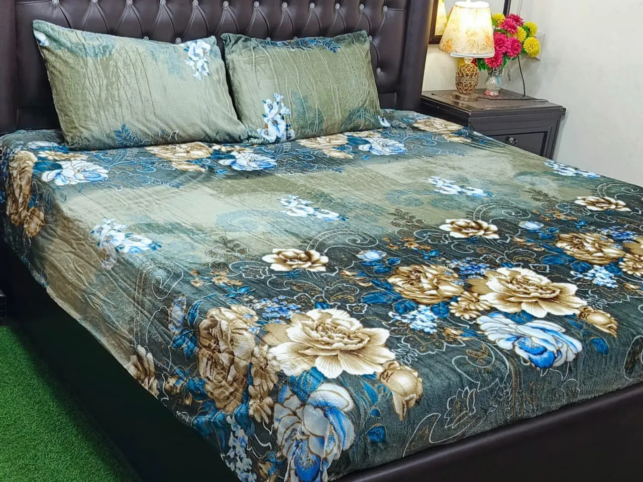 Fleece 3 Piece King Size Double Bed Bedsheet – Floral Winter Collection 2025 - Image 6