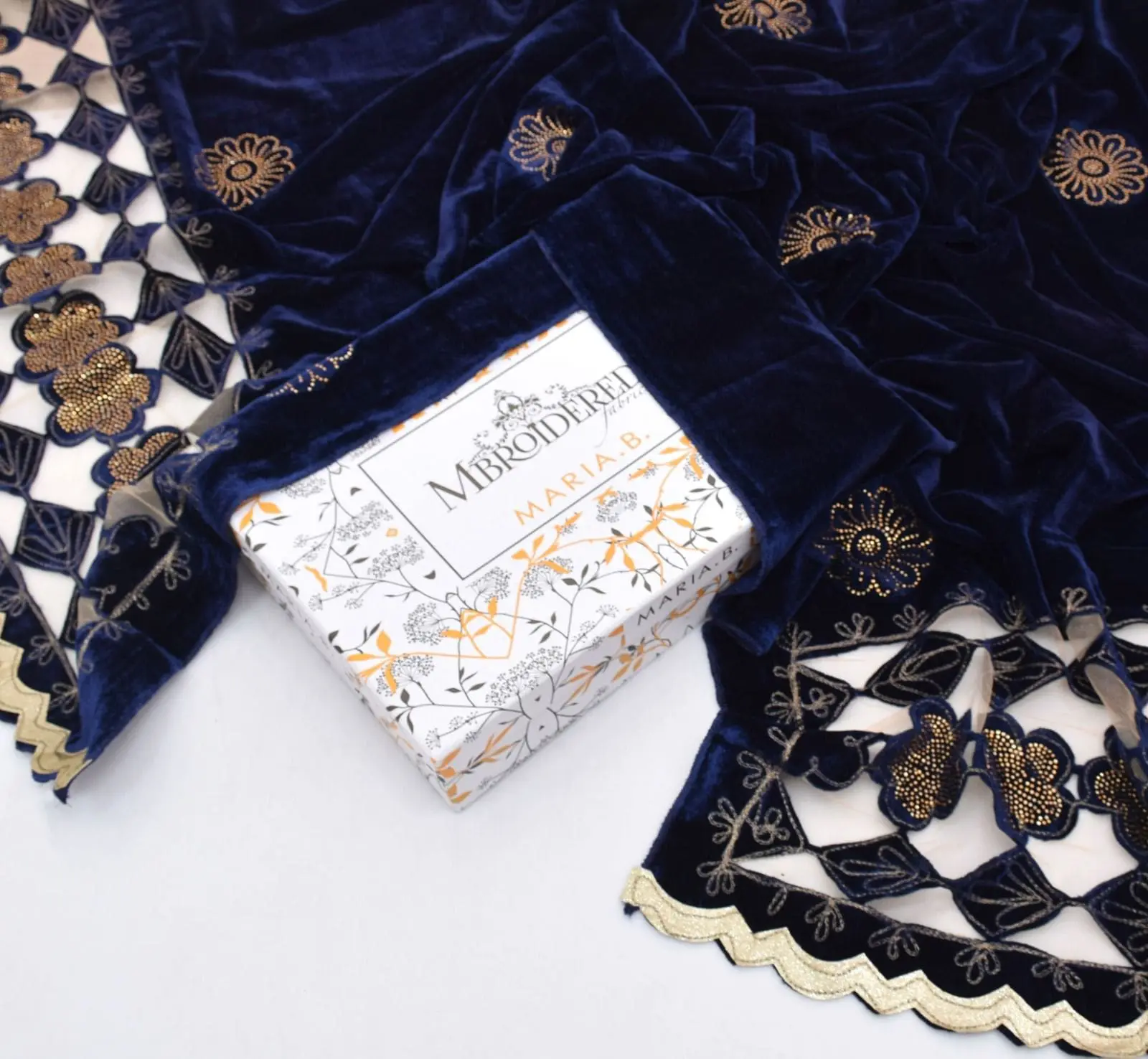 Maria B Fancy Wedding Velvet Shawl – Embellished Cutwork Stone Design - Image 3
