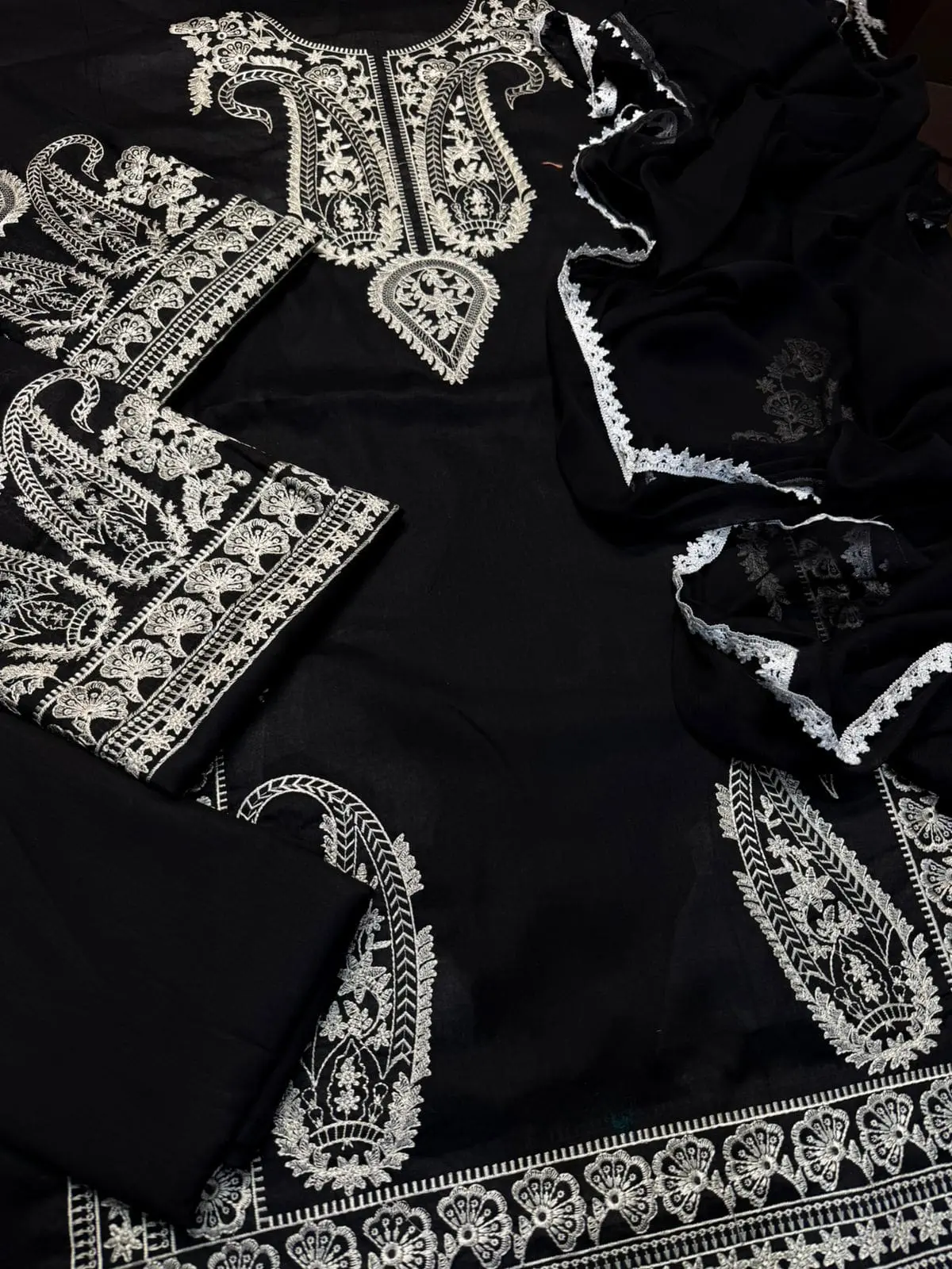 Mirana 3 Piece Embroidered Lawn Suit Bamber Lace Dupatta - Image 4