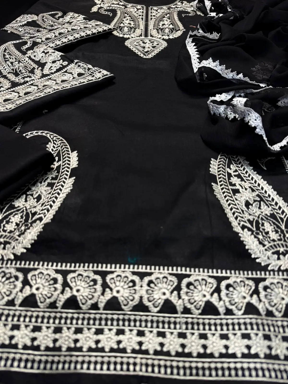 Mirana 3 Piece Embroidered Lawn Suit Bamber Lace Dupatta - Image 2