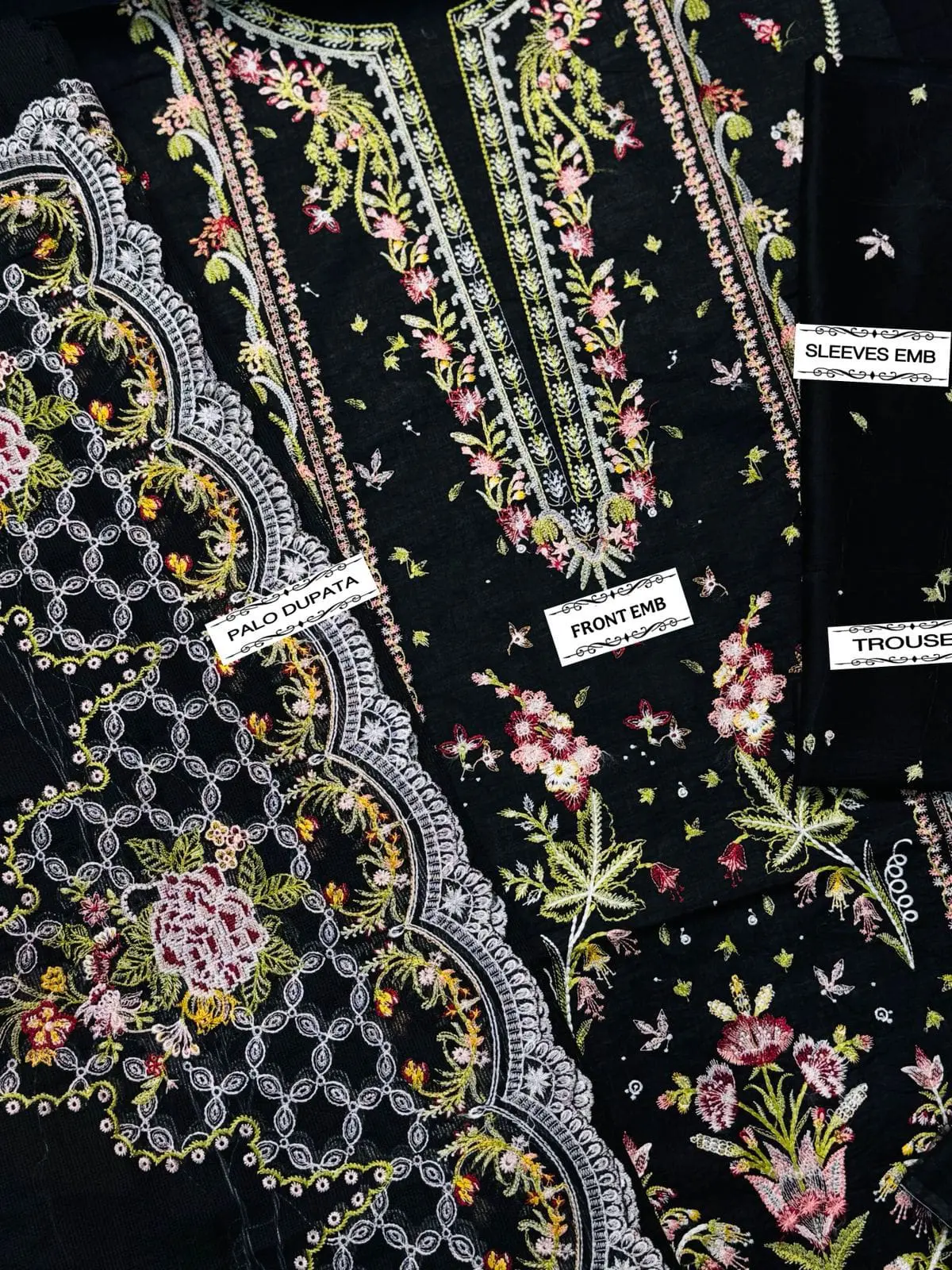 Qalamkar 3 Piece Embroidered Lawn Suit Khaadi Net Dupatta Code 4003 - Image 4