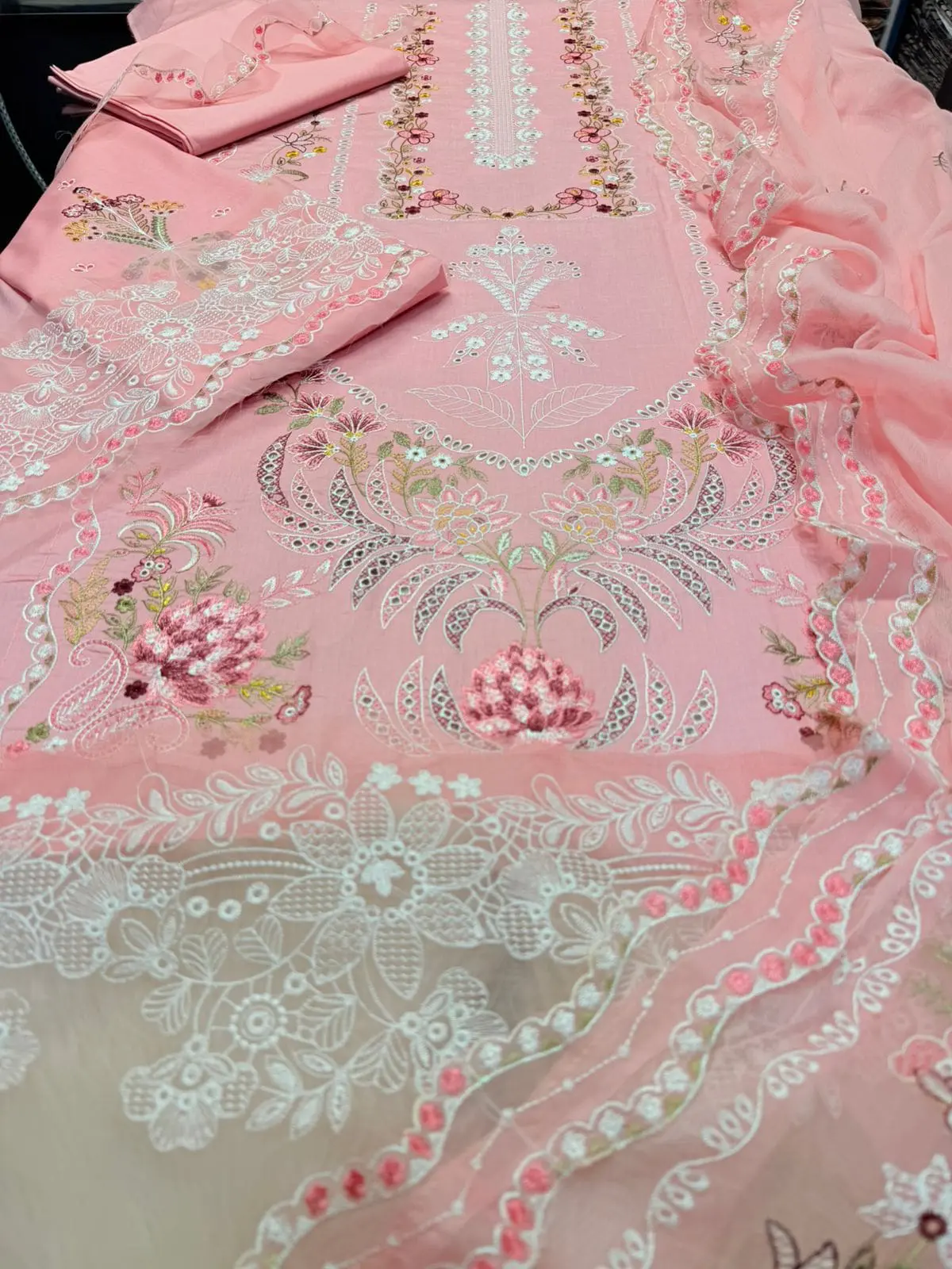 Aneelas Pink 3 Piece Embroidered Lawn Suit With Bamber Chiffon Dupatta - Image 4