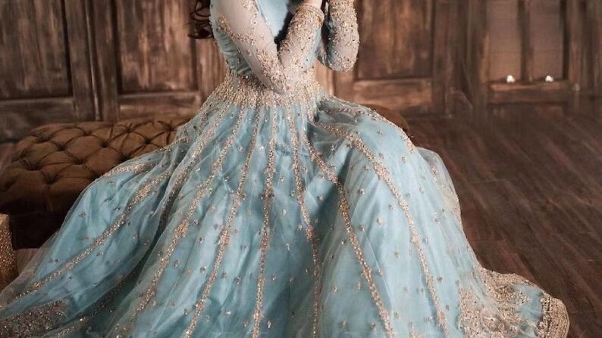 hira mani blue dress Hira Mani ft. Mona Jacquard Collection HMM1
