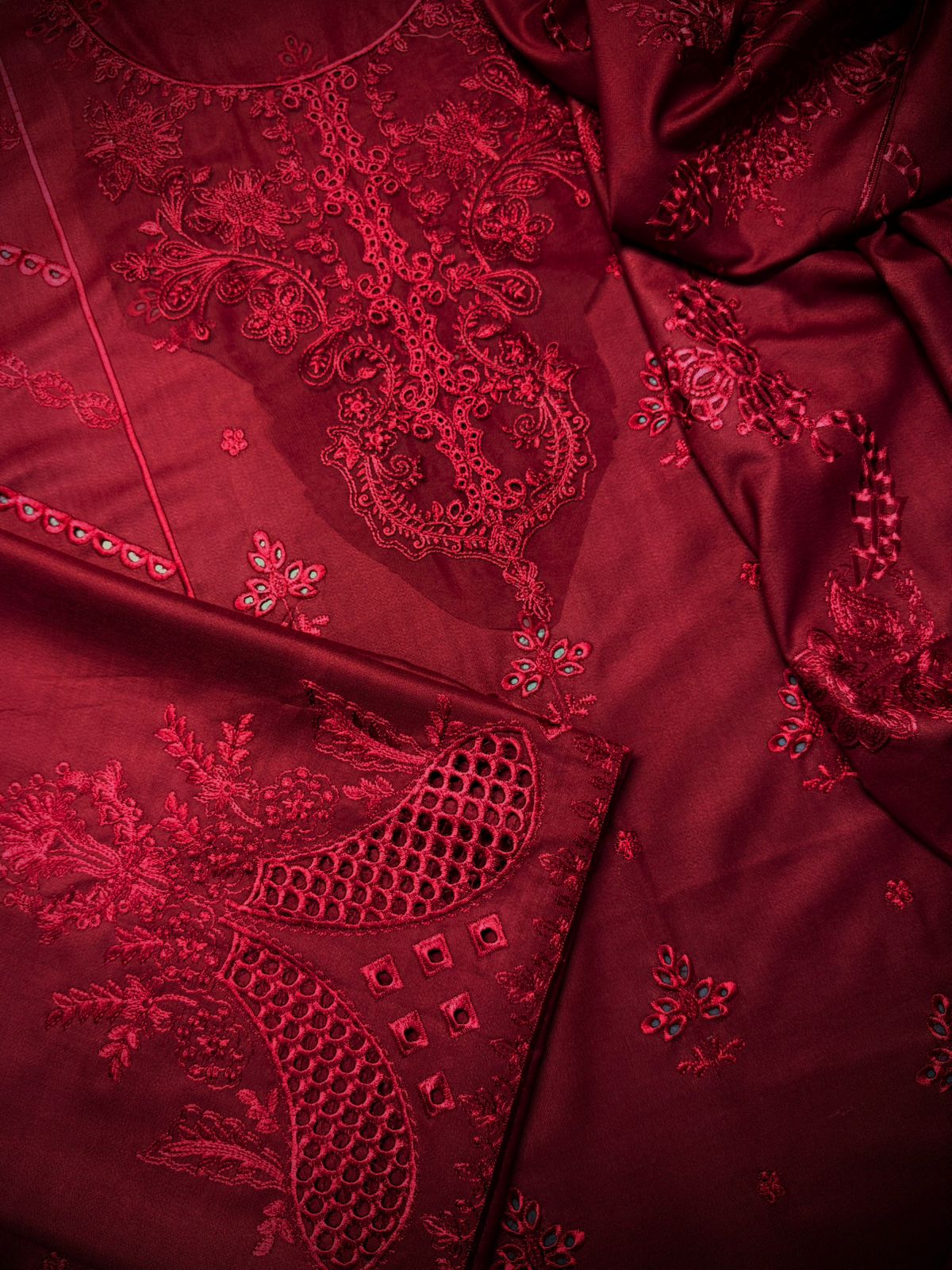 Qalamkar 3pc Dhanak Suit with Embroidered Shawl Detail